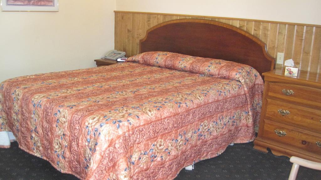 Rosecourt Motel Стратфорд Номер фото